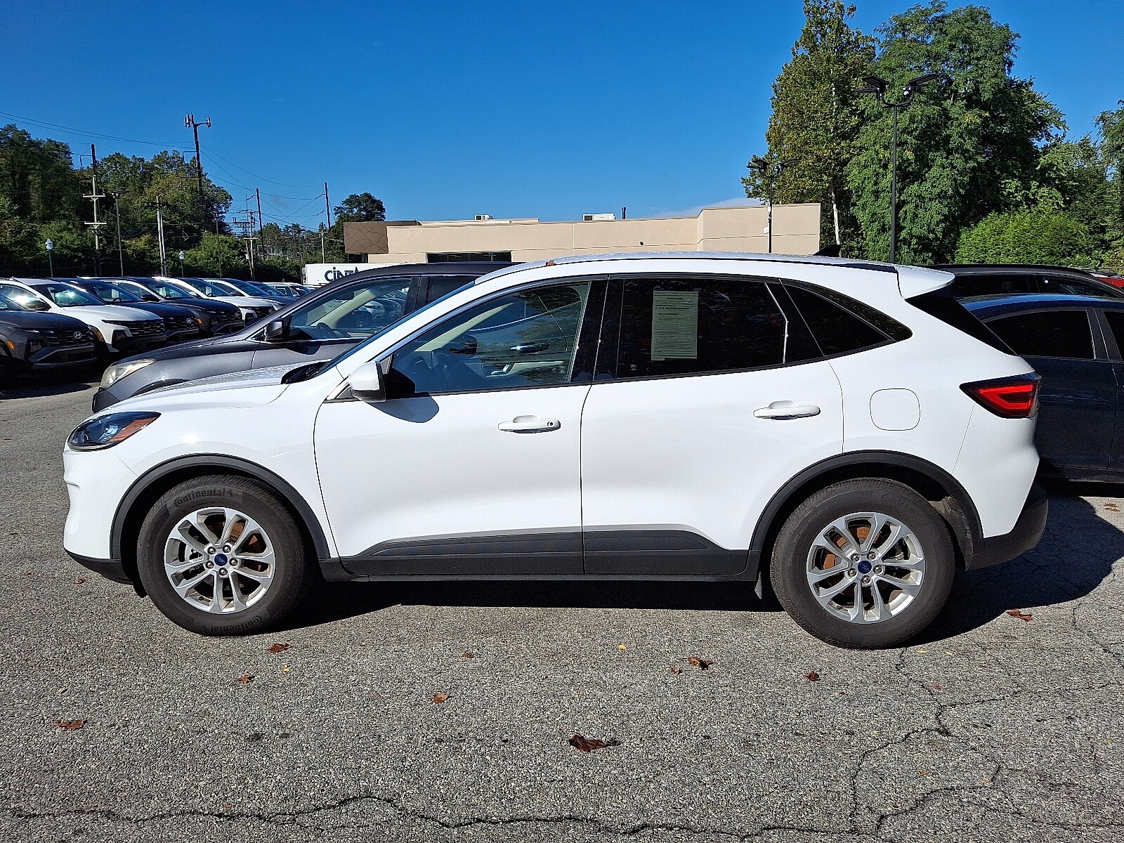 2020 Ford Escape SE photo 2