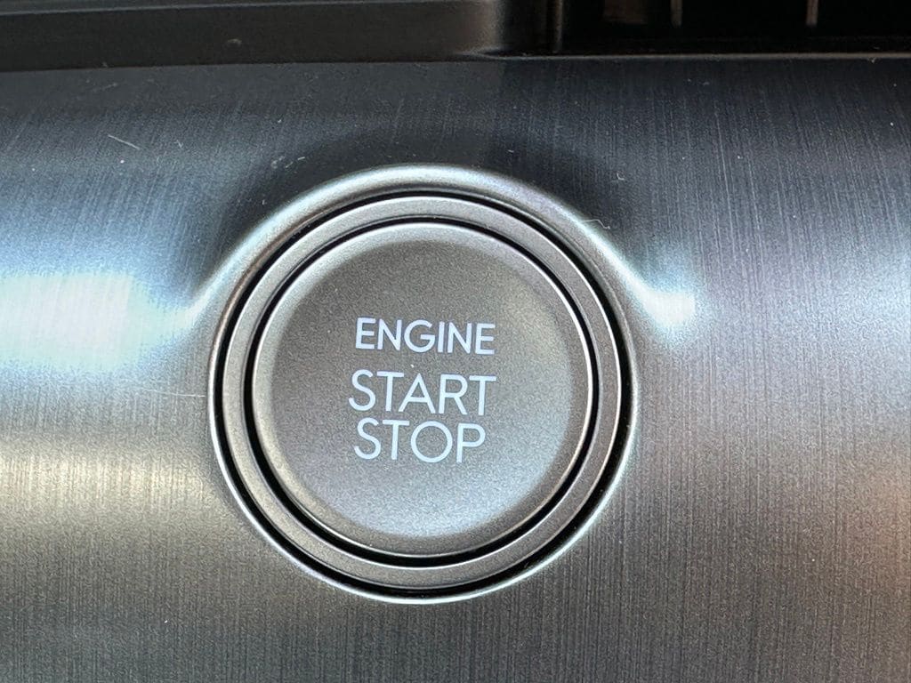 2025 Hyundai Kona SEL - Photo 17