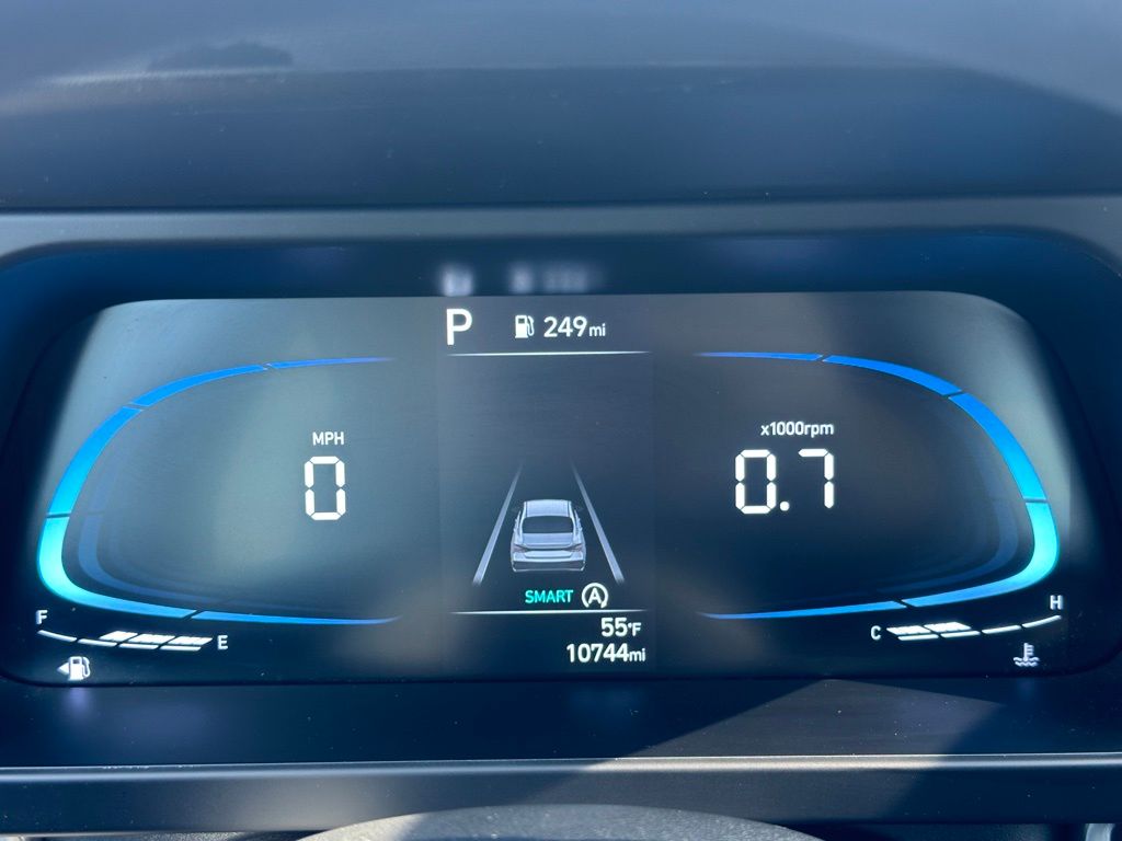 2025 Hyundai Elantra SE - Photo 16