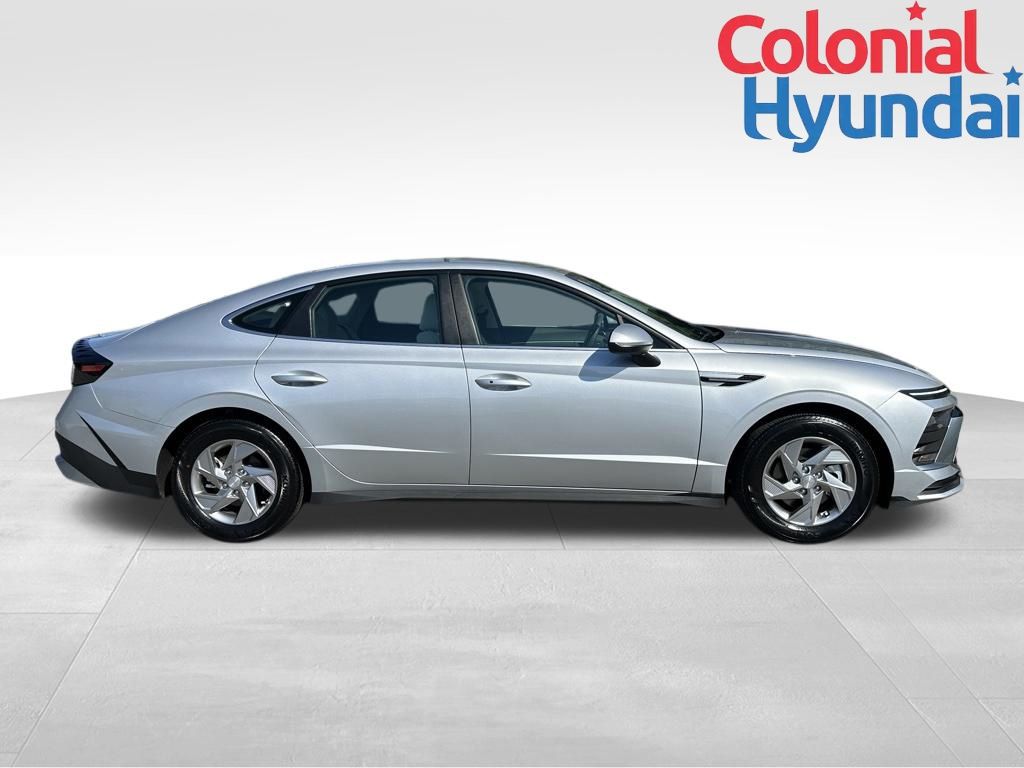 2025 Hyundai Sonata SE - Photo 8