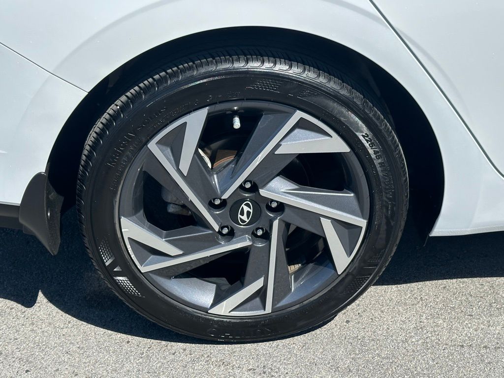 2025 Hyundai Elantra SEL - Photo 9