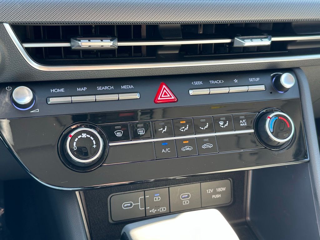 2025 Hyundai Sonata SE - Photo 19