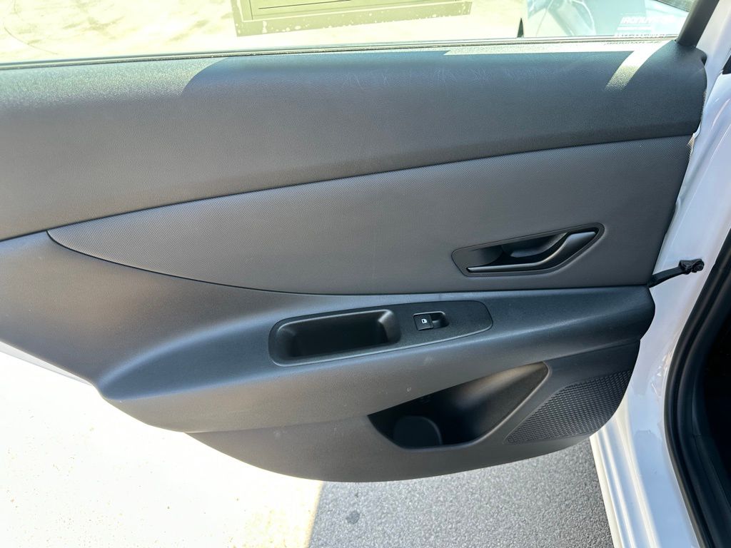 2025 Hyundai Elantra SEL - Photo 10