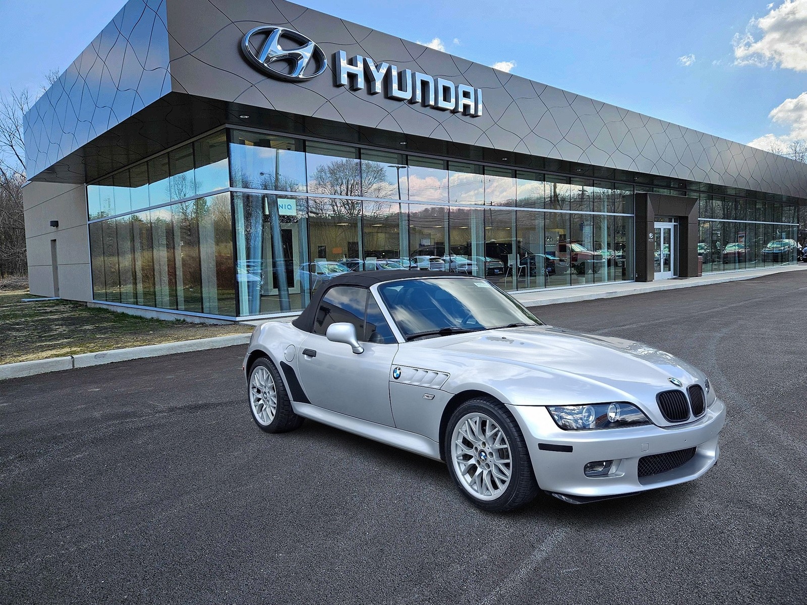 Used 2002 BMW Z3 3 with VIN 4USCN53432LJ60539 for sale in Downingtown, PA