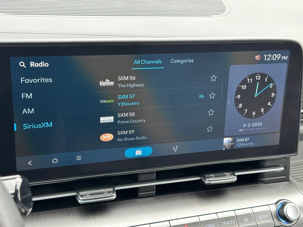 2025 Hyundai Kona SEL - Photo 19