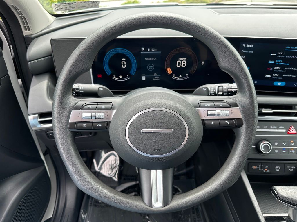 2025 Hyundai Tucson SE - Photo 16