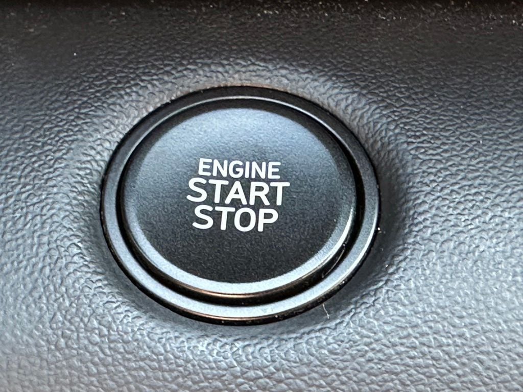2025 Hyundai Elantra SEL - Photo 18
