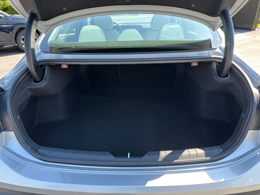 2025 Hyundai Sonata SE - Photo 25