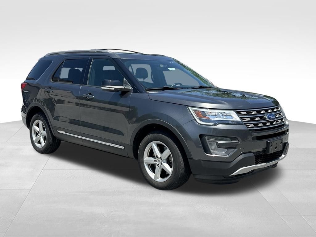 2017 Ford Explorer XLT 4WD's photo