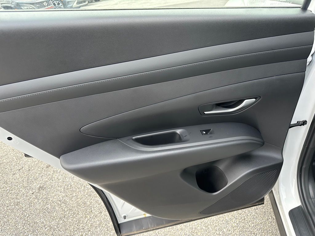 2025 Hyundai Tucson SE - Photo 10