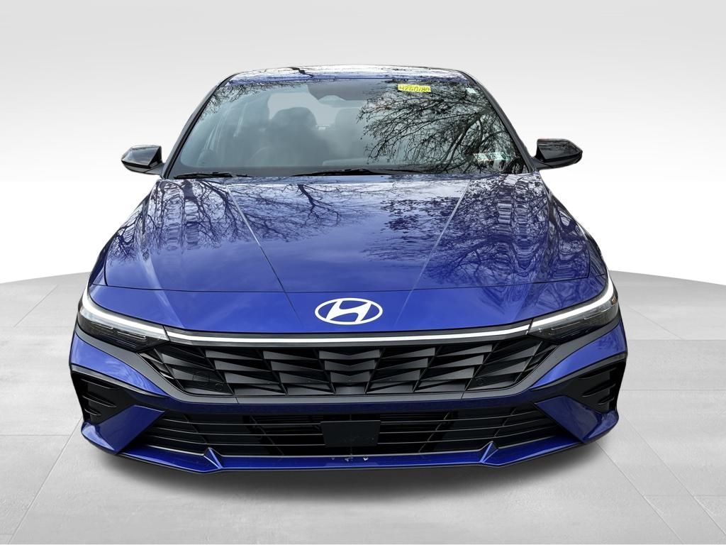 2026 Hyundai Elantra SEL Sport photo 2