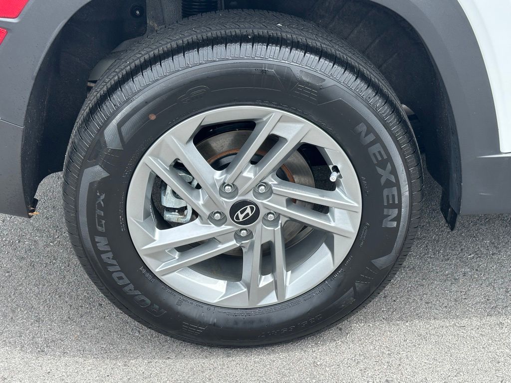 2025 Hyundai Tucson SE - Photo 9