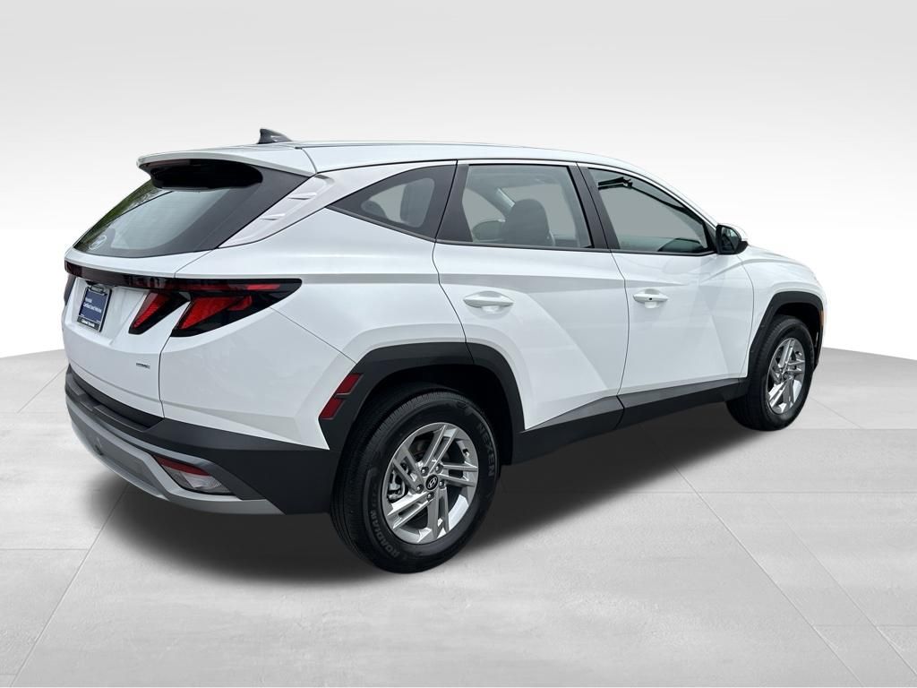 2025 Hyundai Tucson SE - Photo 7