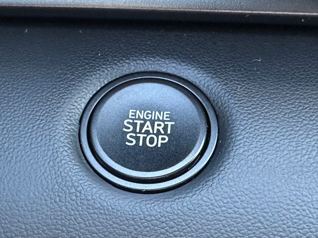 2025 Hyundai Elantra SEL - Photo 17