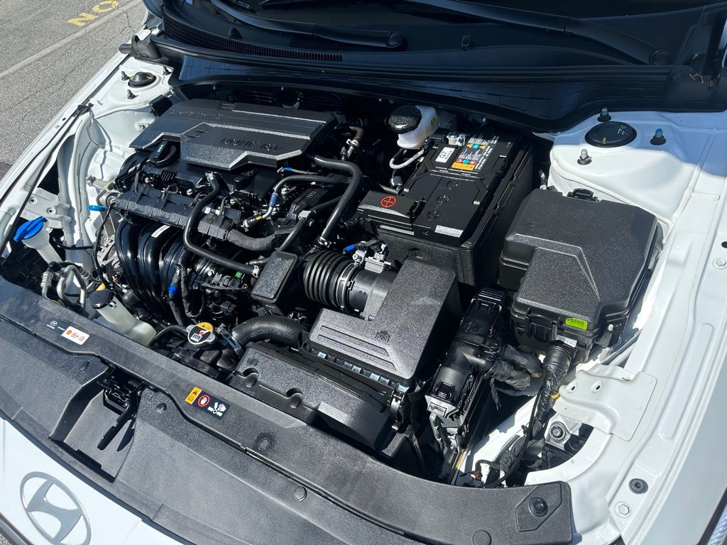 2025 Hyundai Elantra SE - Photo 22