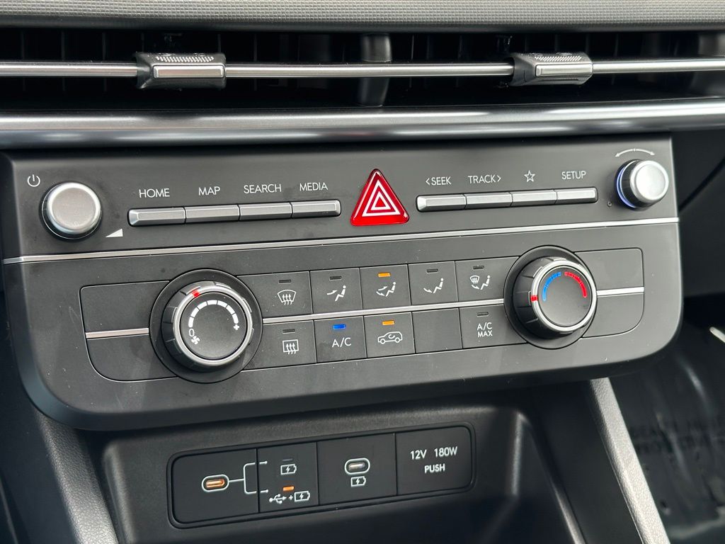 2025 Hyundai Tucson SE - Photo 21