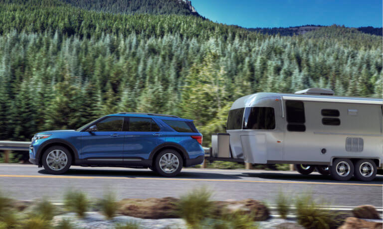 2020 Ford Explorer towing trailer