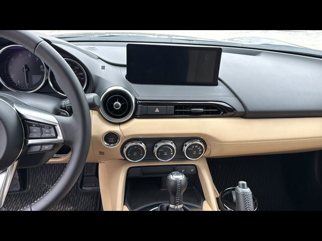 2025 Mazda MX-5 Miata Grand Touring - Photo 12