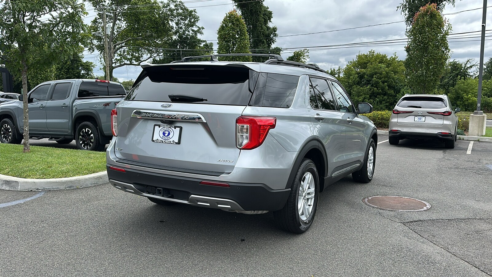 2024 Ford Explorer XLT photo 4