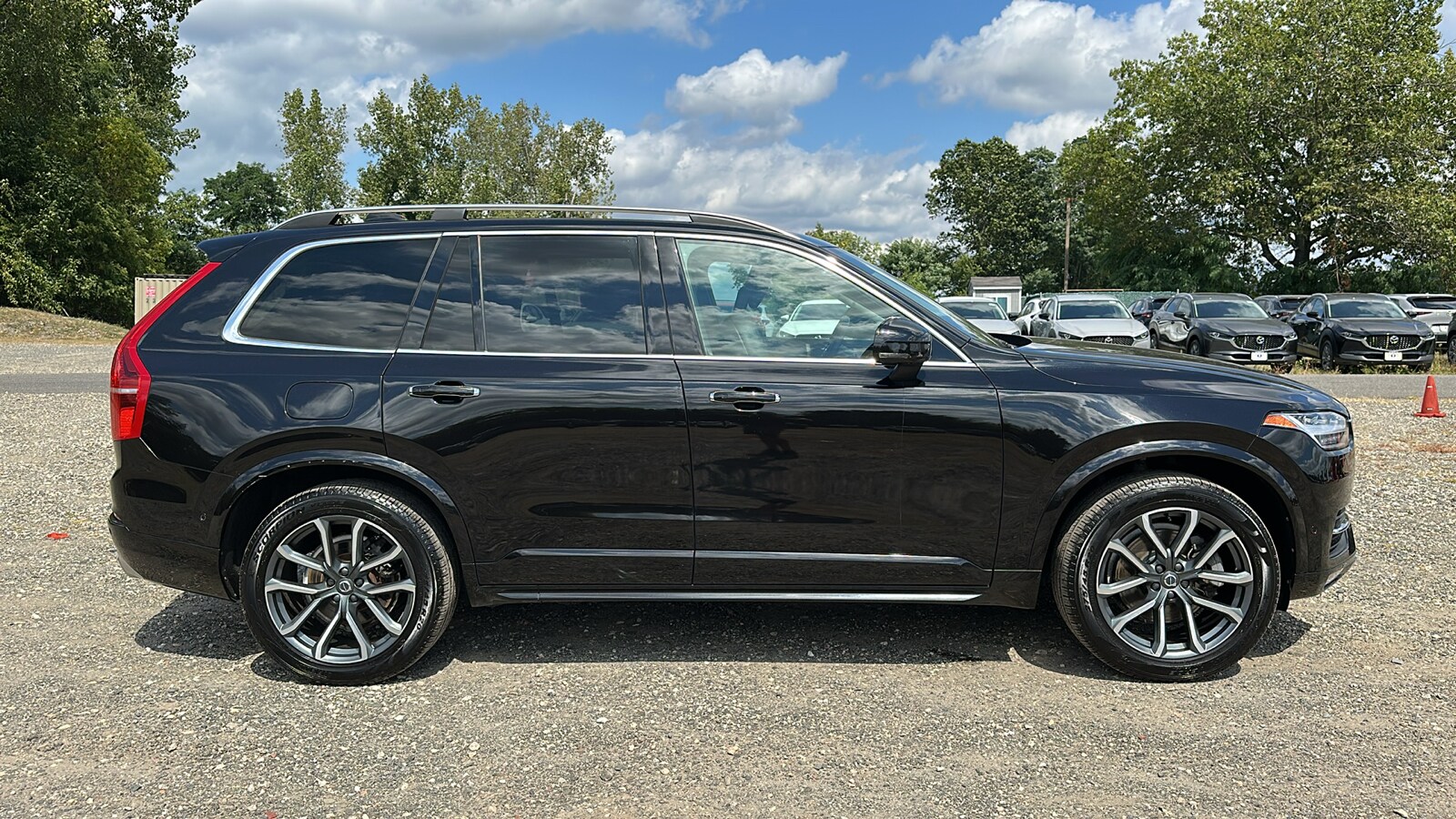 2016 Volvo XC90 T6 Momentum photo 3