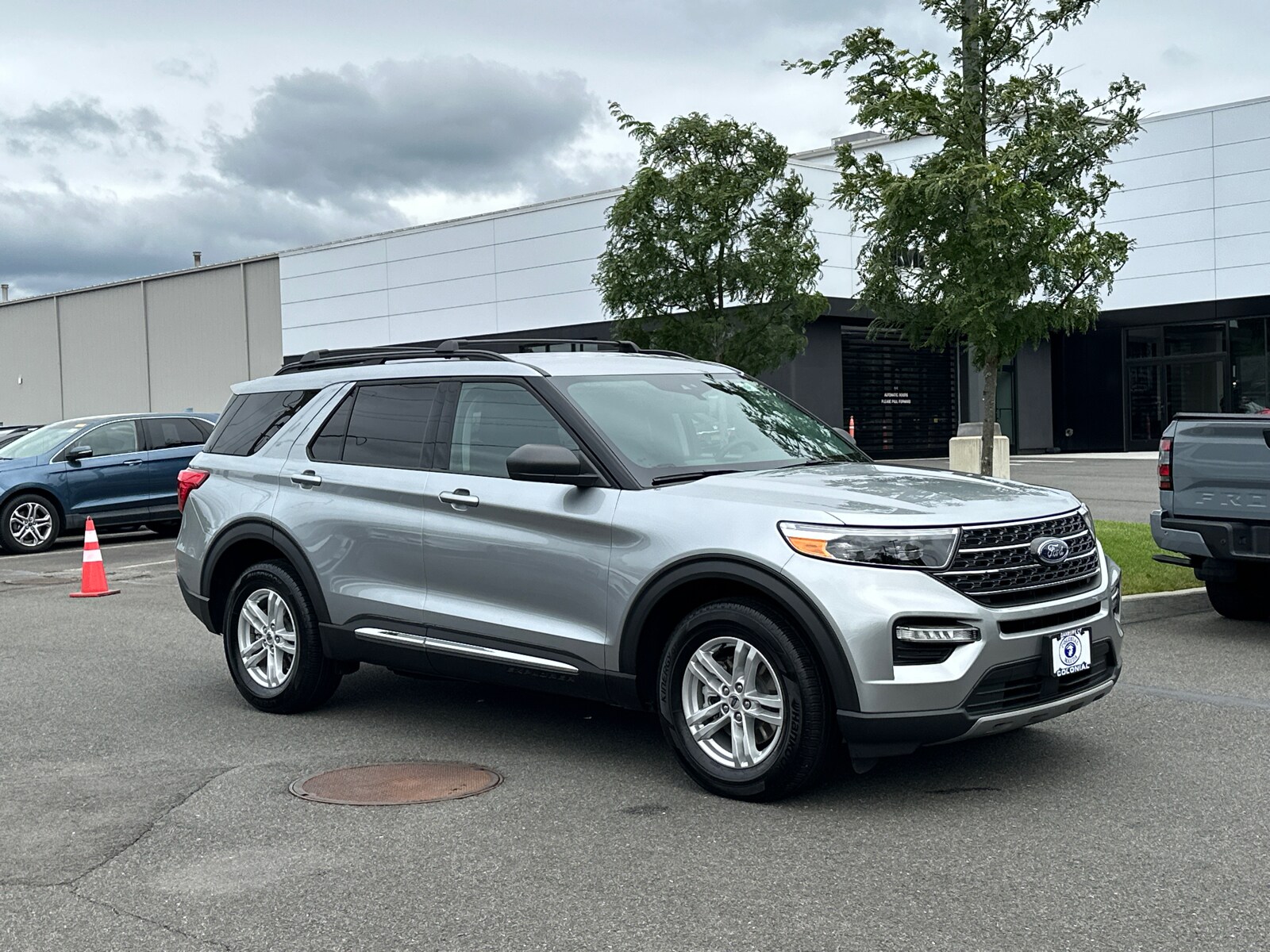 2024 Ford Explorer XLT photo 2