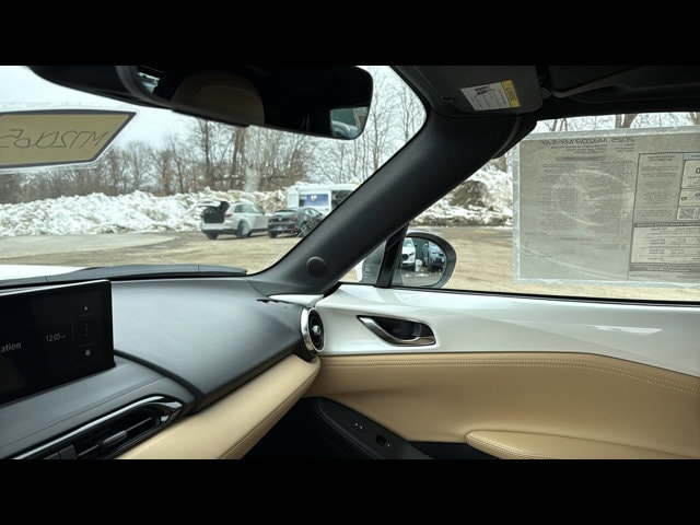 2025 Mazda MX-5 Miata RF Grand Touring - Photo 17
