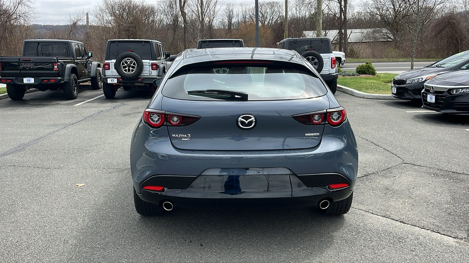 View vehicle photo 5