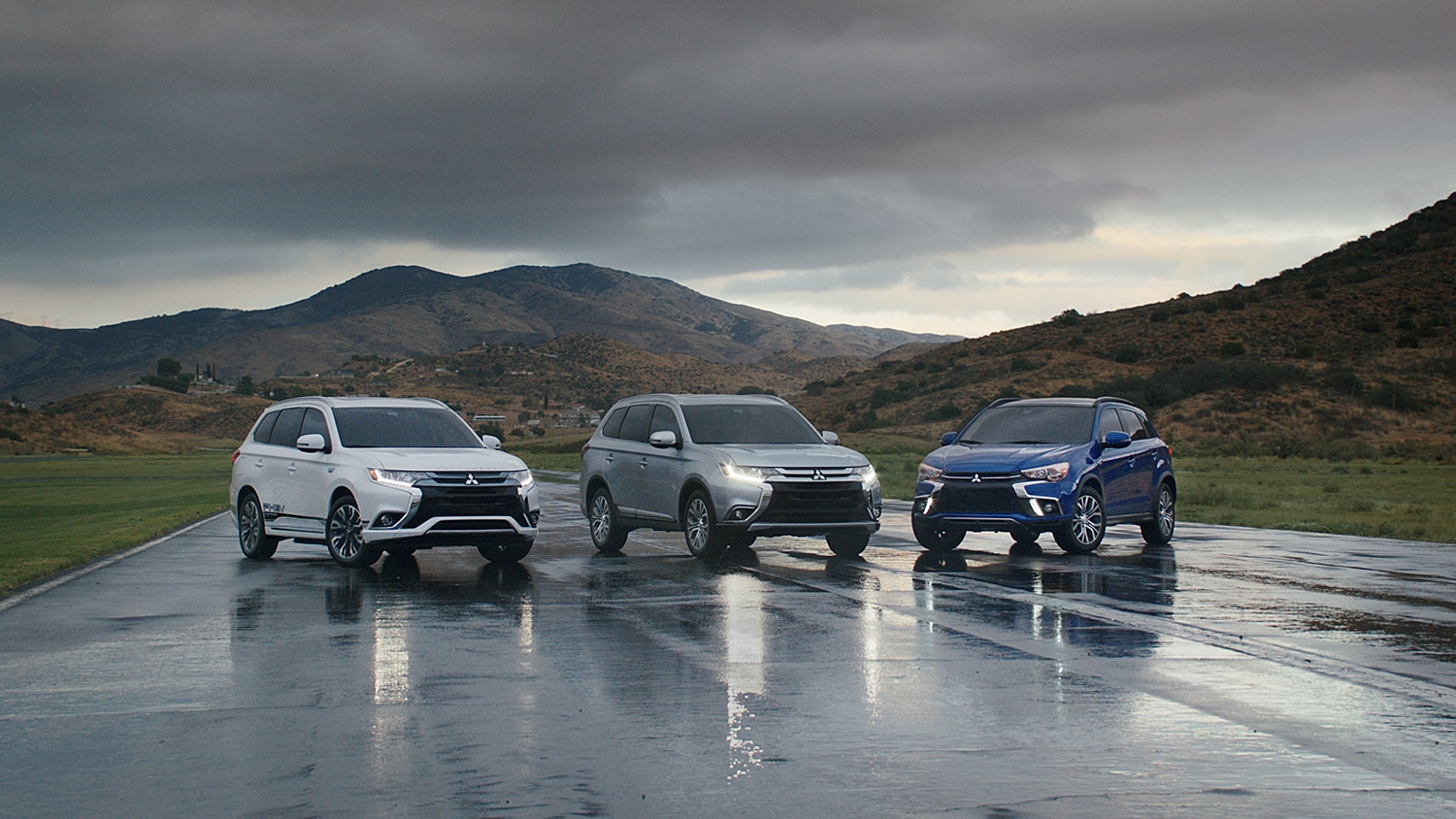 2018OutlanderTrio_ColonialMitsubishi.jpg