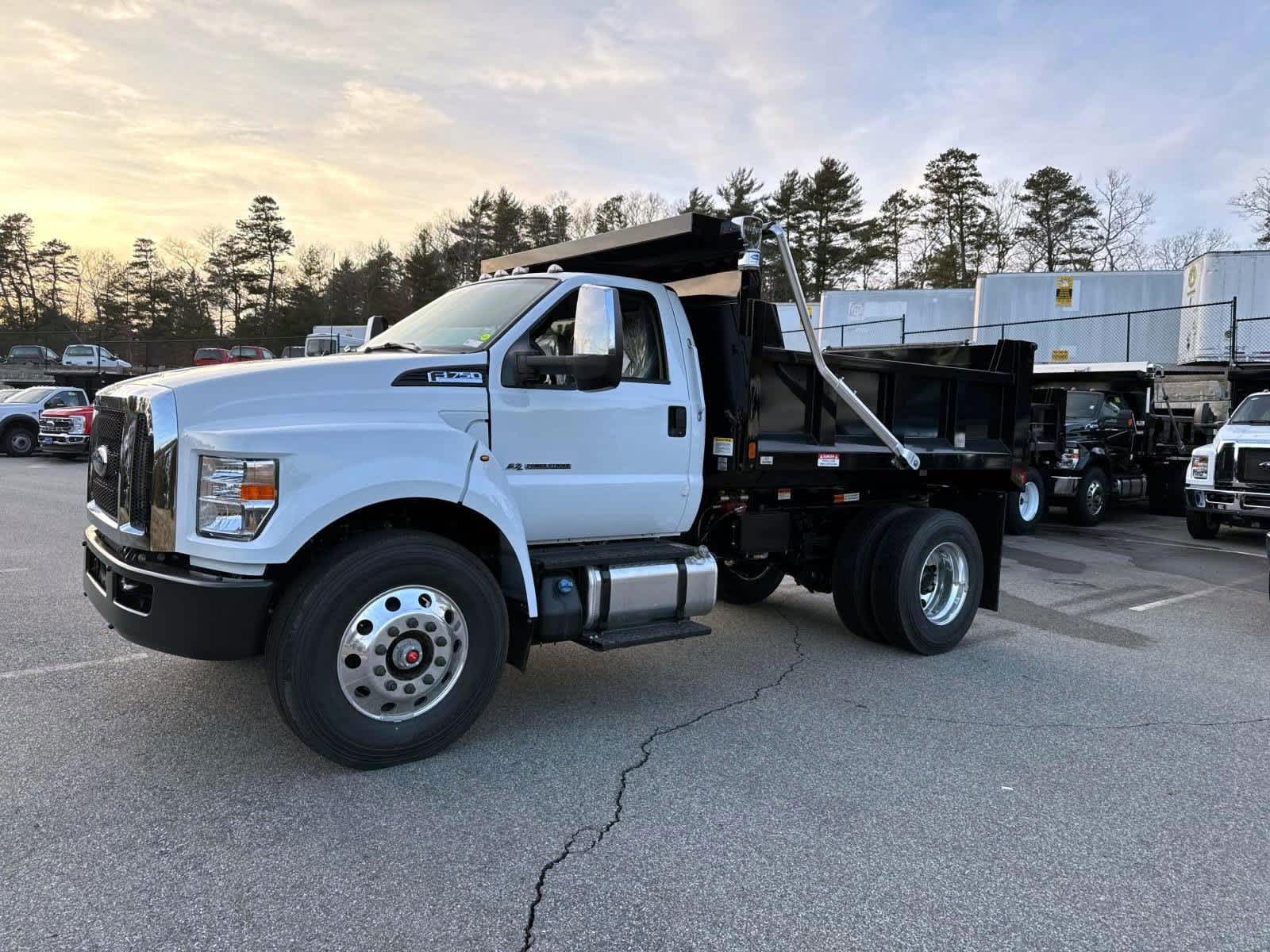 2025 Ford F-350 XL 4x4 SuperCab 8' Box SRW's photo