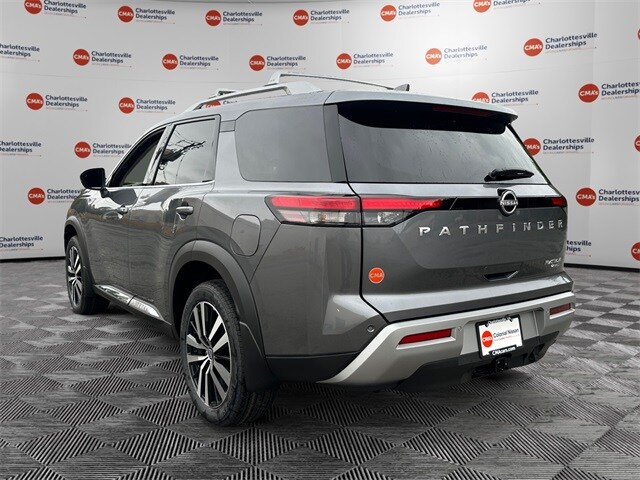 2025 Nissan Pathfinder Platinum photo 2