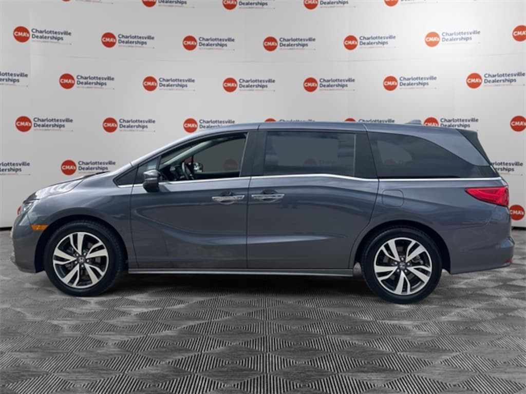 Used 2022 Honda Odyssey Touring Van