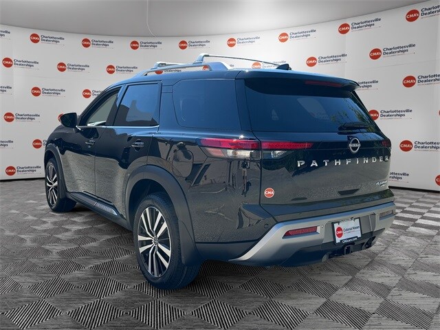 2025 Nissan Pathfinder Platinum photo 3