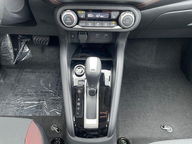 2025 Nissan Versa Sedan SR - Photo 11