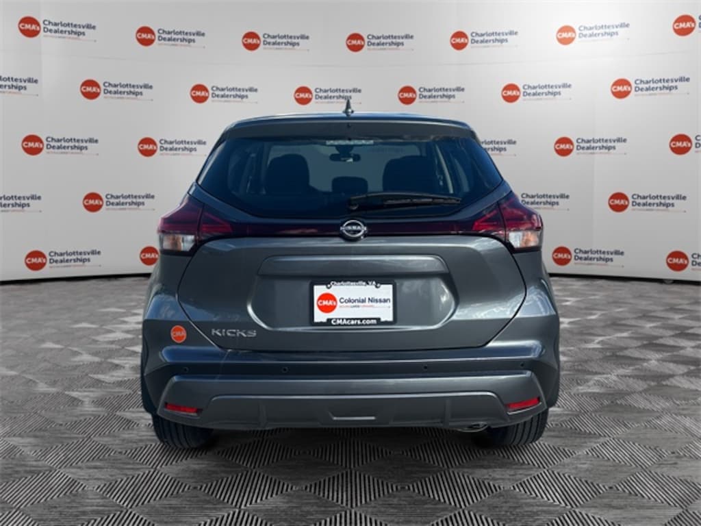 New 2025 Nissan Kicks Play S SUV
