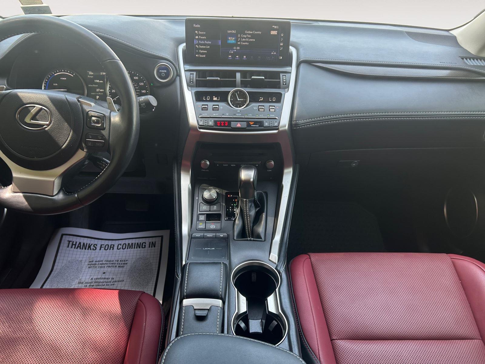 2021 Lexus NX Hybrid 300h - Photo 11