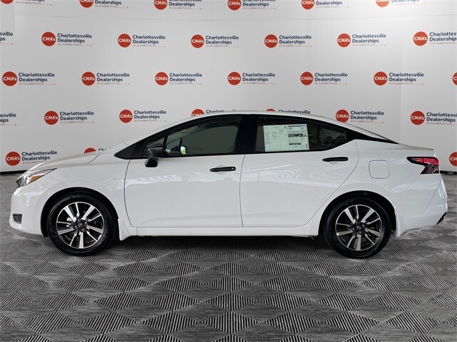 2025 Nissan Versa 1.6 S photo 2