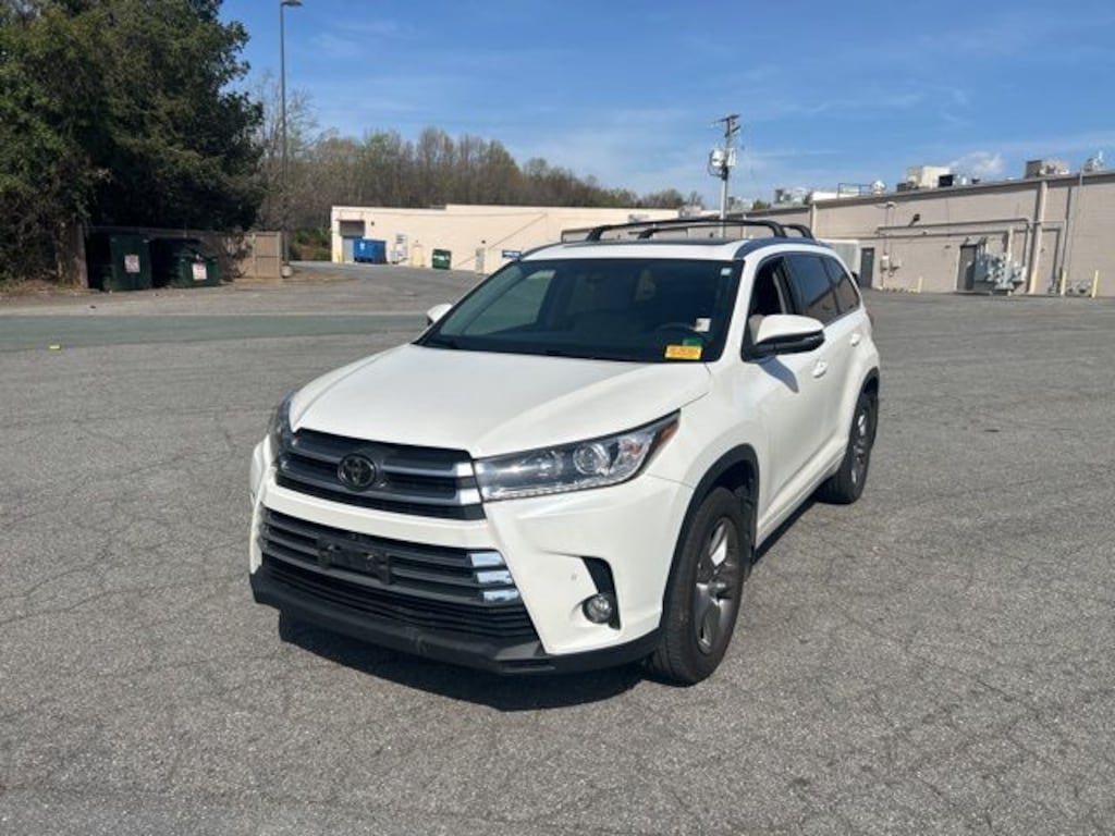 Used 2017 Toyota Highlander Limited V6 SUV
