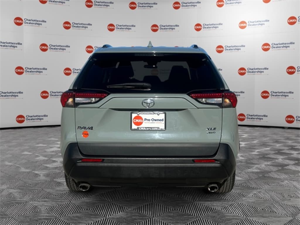 Used 2021 Toyota RAV4 XLE SUV