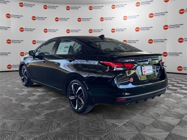 2025 Nissan Versa 1.6 SR photo 3