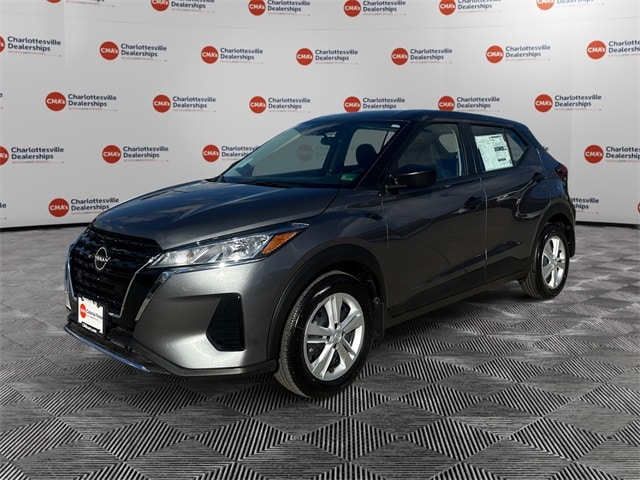 2025 Nissan KICKS PLAY Base's photo