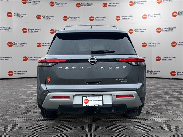 2025 Nissan Pathfinder Platinum photo 3
