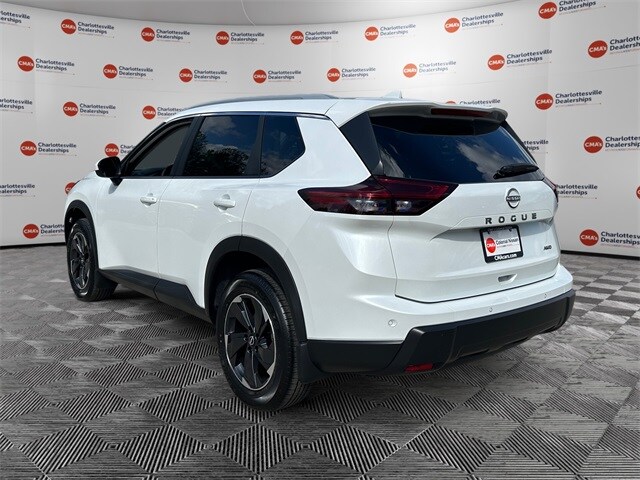 2026 Nissan Rogue SV photo 2