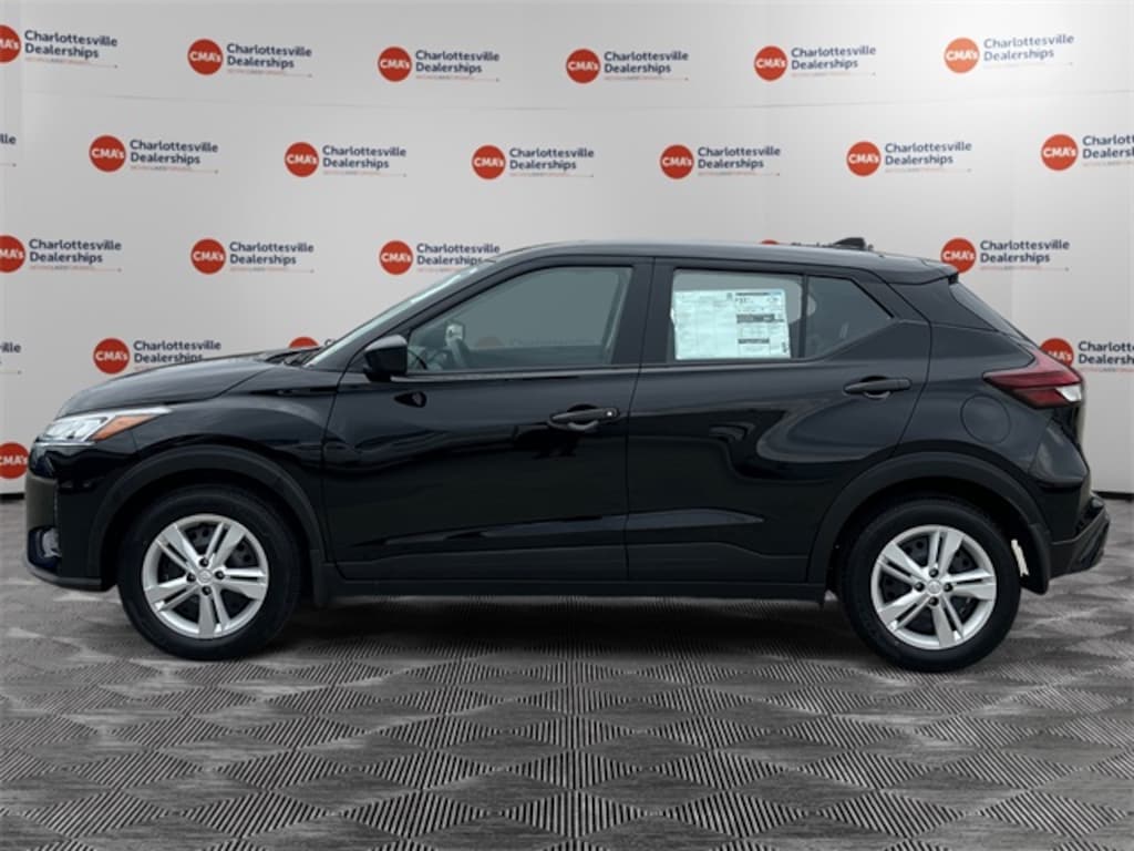 New 2025 Nissan Kicks Play S SUV