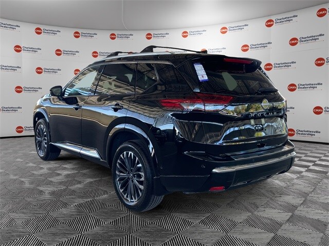 2026 Nissan Rogue Platinum photo 3