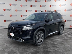 2026 Nissan Pathfinder Platinum SUV