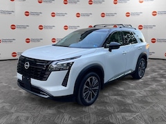 2026 Nissan Pathfinder Platinum SUV