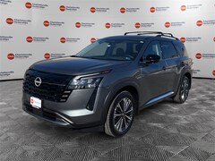 2026 Nissan Pathfinder Platinum SUV