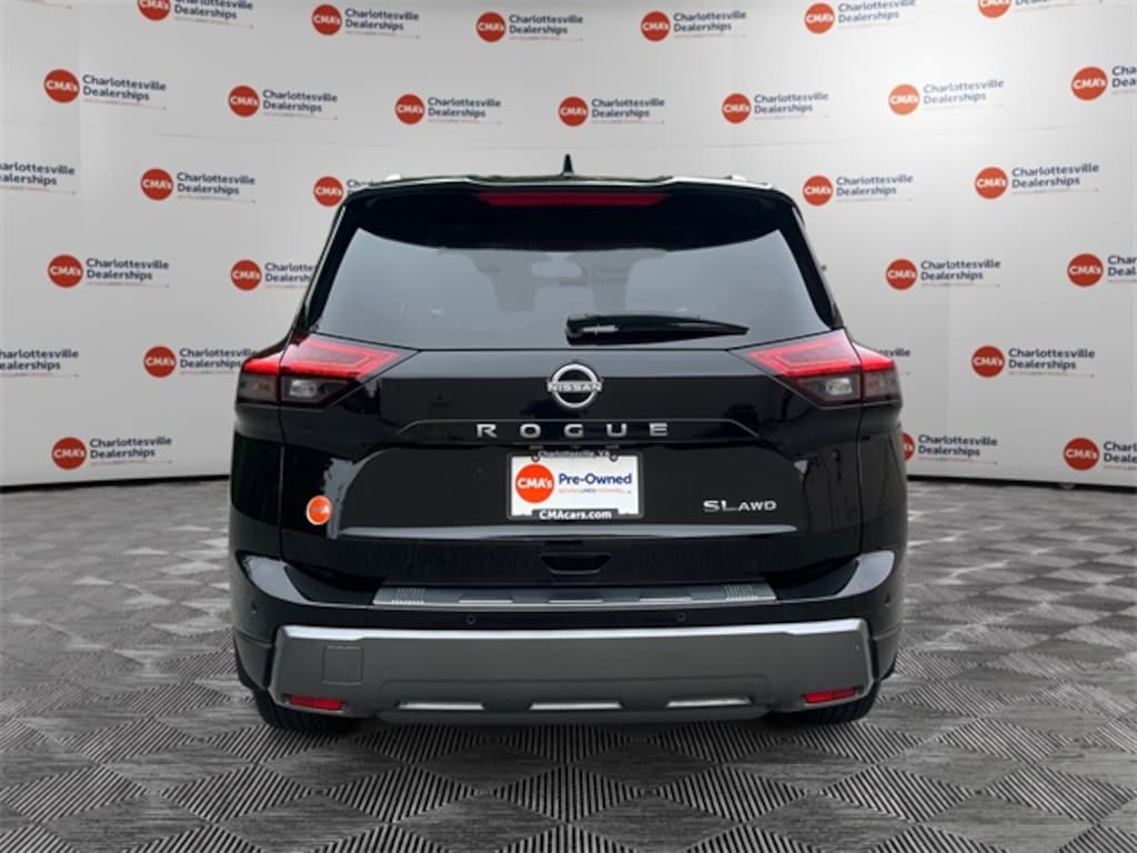 Used 2024 Nissan Rogue SL SUV