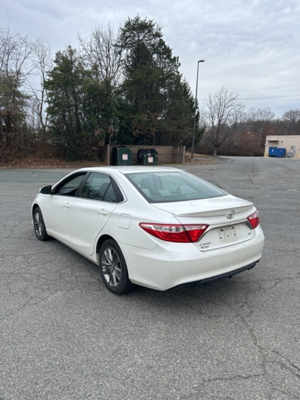 Used 2017 Toyota Camry SE Sedan