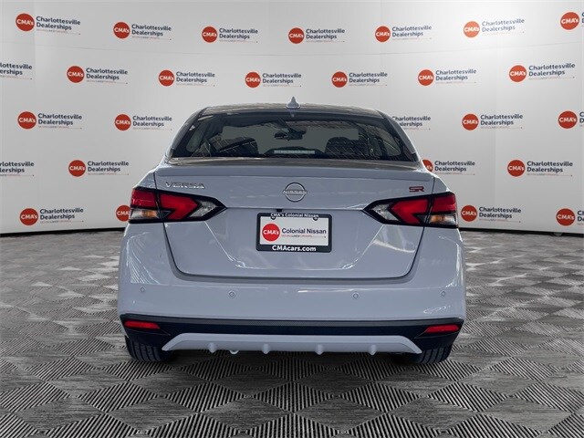 2025 Nissan Versa 1.6 SR photo 4